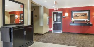 Suites Indianapolis - Airport Gallery 8