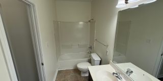 Beautiful End-unit townhome in university with Primary bedroom on 1st floor Gallery 20