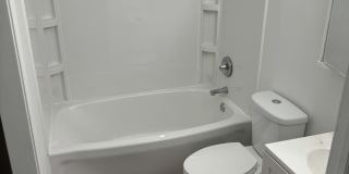 907 Wood Avenue Gallery 1