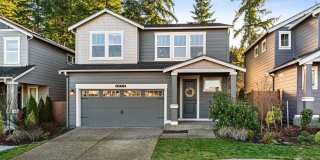 Modern 5-Bedroom, 3 bath home in Port Orchards Stetson Heights Neighborhood Gallery 1