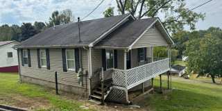 Updated 3 Bedroom Bungalow in a Lovely Bristol TN location Gallery 1