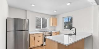 1305 East Maple Street - Apt Gallery 1