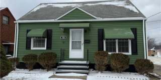 920 E 218th Street Gallery 1