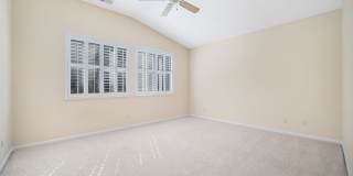 Highly Desirable Executive Home: 4 Bedrooms, 3 Bathrooms of Luxury Living Gallery 42