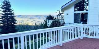 Beautiful Fully Furnished Studio Apartment with Long Range Views Gallery 1