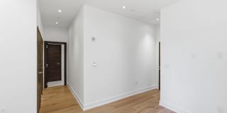 2108-10 WALNUT Street Gallery 27