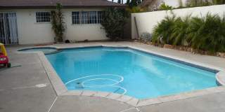 4-Bed, 2.5-Bath House w/2-Car Garage & Pool Gallery 14