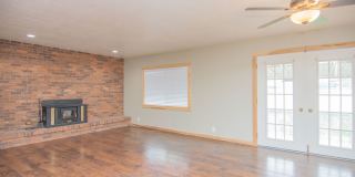 Spacious 3 Bed 2 Bath Brick Home with RV Parking, Shop Space & Large Yard in Tremonton! Gallery 21
