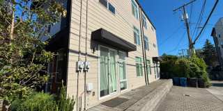 Fully Furnished - 9 Bed 3 Bath U-District Home! Gallery 25