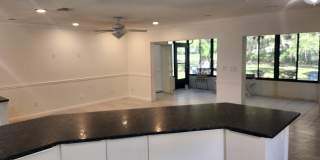 10 Iris Place Gallery 1