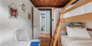 40 Bungalow Walk Gallery 17