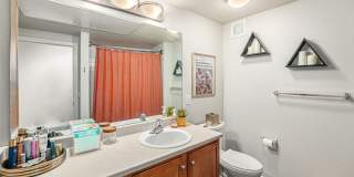 Charming 1BR Condo in Denver Gallery 7