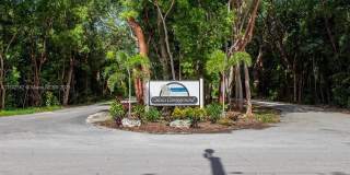 325 Calusa St Gallery 32