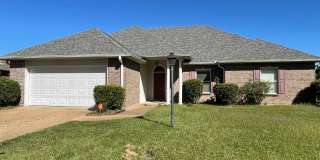 4 Bedroom 2 Bath Home in Clinton for RENT! Gallery 1