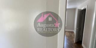 Adorable One Bedroom Duplex! Gallery 14