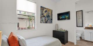 2143 N Bay Rd Gallery 43