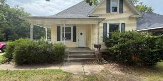 Cute 2 bedroom 1 bath home with so much space! Gallery 1