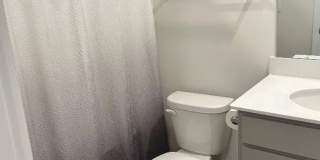 Room in 3 Bedroom Home at Murray Br Dr Gallery 15