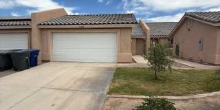 Desert Sky 3 Bedroom Townhome! Gallery 1