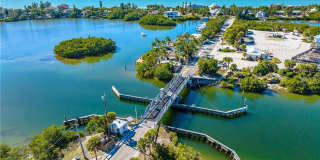 3929 WAYPOINT AVENUE Gallery 52