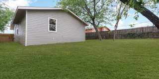 3 bedroom 2 bath less than a mile from Fort Sam AFB! Gallery 1
