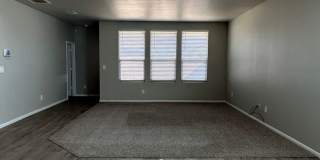 Recently REDUCED!  Beautiful 5 Bedroom Home in Desert Ridge Gallery 11