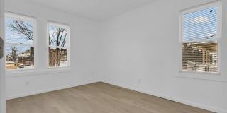 2725 Leslie Street Gallery 22