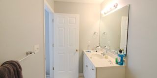 Large townhome with garage for rent in Taylor Springs! Gallery 9