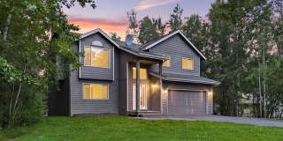 Beautiful 5 bed 3 bath 2 car heated garage home! Gallery 1