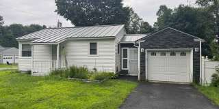 2 Bedroom with one car garage Gallery 1