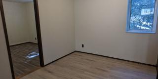 3 Bed, 1 Bath Unit with den in Fairhaven Close to Shopping & Restaurants & On a Bus line Gallery 6