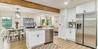 814 W Gonzalez St Gallery 18