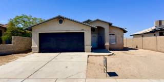 Three Bedroom Home with Two Car Garage and Fenced Lot in San Luis AZ. Gallery 1