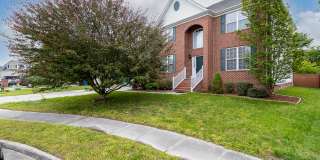 Beautifully maintained 4 bedroom, 2.5 bathroom home for rent in South Chesapeake! Gallery 1