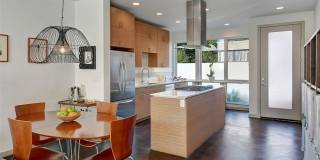 Spacious West Seattle Townhome With Rooftop Deck and Waterviews!! Gallery 11
