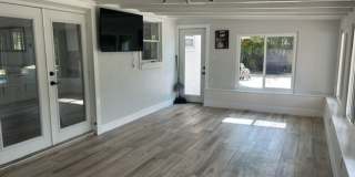 Beautiful 2/2 with dock and boat access Gallery 38