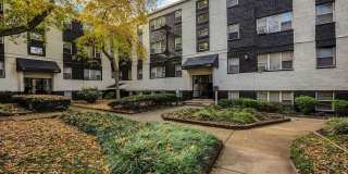 Courtyard Park Apartments Gallery 2