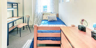 100 Midtown Gallery 11