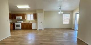 3 bed 2 bath home in Huning Ranch! Gallery 3