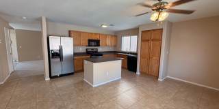 3 Bedroom House with Pool Gallery 7