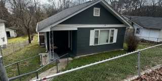 Fenced Yard! 2 Bedroom 1 Bathroom | Pet Friendly! Gallery 1