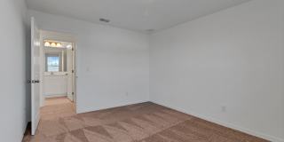 Like-New Ashton Woods Spacious 5BR 4BA, Prime Location Near I-4! Gallery 14