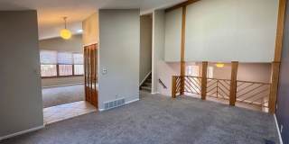 4 Bedroom Home in Villa Loma-Available NOW Gallery 11