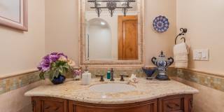 Gorgeous 5 Bedroom Home with sweeping views and pool Gallery 32