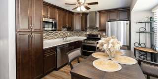 912 ASTON MARTIN Drive Gallery 5