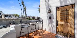 Charming 2 Bed 1 bath "fully furnished monthly rental" in La Jolla Village. Gallery 42