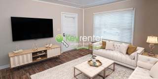 Beautiful Single Family Home - Walking distance to Schools and Downtown Gallery 1