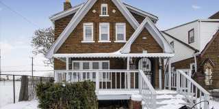 $1,420 - West Side 3 bedroom Gallery 1