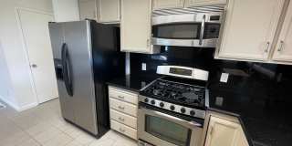 Spacious three bedroom home in desirable Windsor neighborhood! Gallery 20