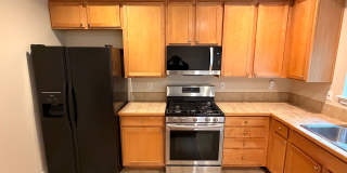 Spacious 2 Bed 2.5 Bath Lakemont Townhome with Greenbelt Views. Gallery 10